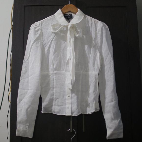 NWT Collared Necktie Ivory Work Blouse. - Picture 2 of 9